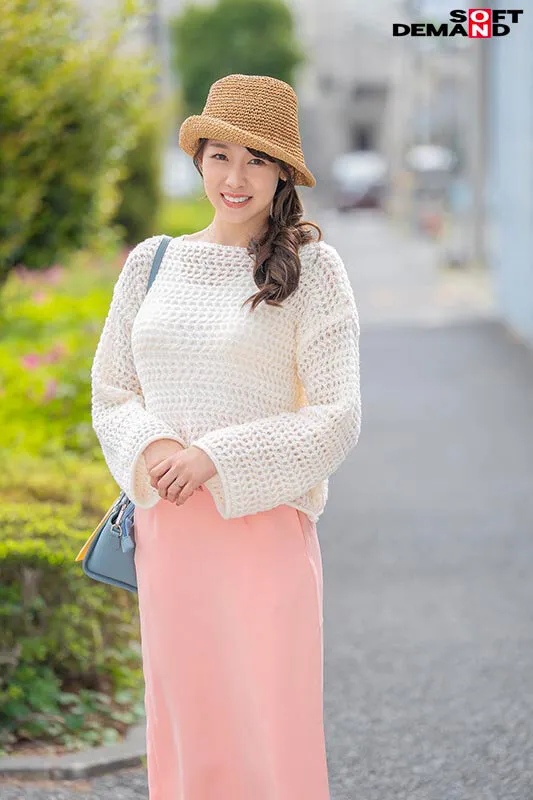 マジックミラー号 「性欲が抑えられなくて困っている男性の悩みを聞いてくれませんか？」セックスレスな人妻に18cmのギン勃ちペニスを見せつけて膣穴を濡れ濡れにさせて恍惚ナマSEX