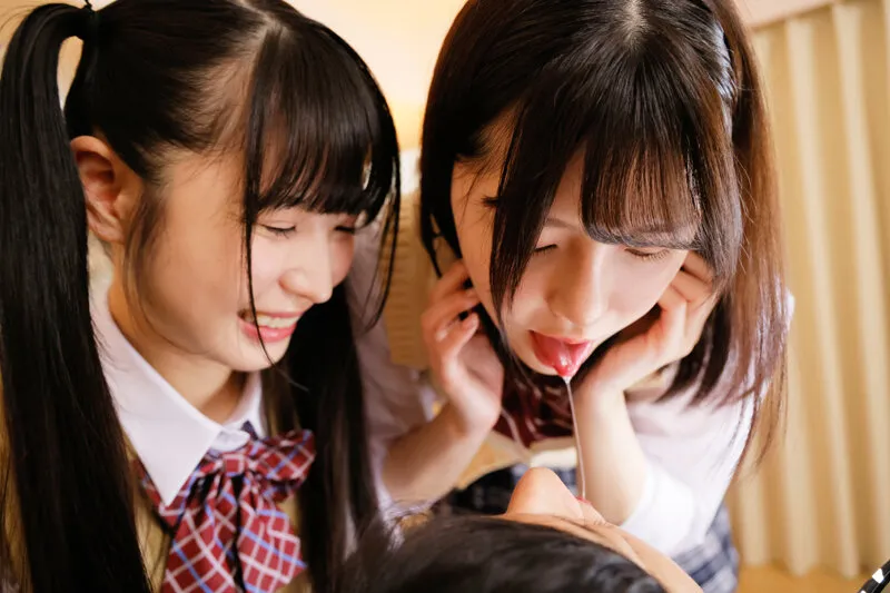 【JK】妹が友達を連れてウチに泊まりにきた！両親が居ない間によだれ飲まされ続け、モノの見事にM堕ちメスイキまでさせられてしまった 皆瀬あかり/希咲那奈