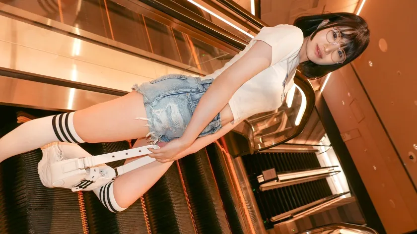 【安藤はる】【高身長眼鏡女子】学業の合間にさくっと出演！現役大学生の張りのある若い身体がたまらない。キスから最後まで、ずっとトロトロ顔の濃厚セックス！ 【初撮り】ネットでAV応募→AV体験撮影 2221