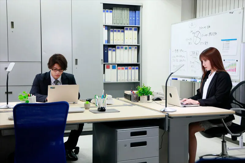 【東雲怜弥×友田彩也香】本音は裏アカで―。