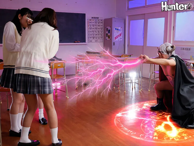 【泉りおん 前田美波 愛瀬ゆうり】【JK】オタク女子〇生が淫魔を召喚！現れたのはまさかのおじさんインキュバス！？歓迎されないおじさんインキュバスは悪魔淫力で女子たちをイカセまくり！