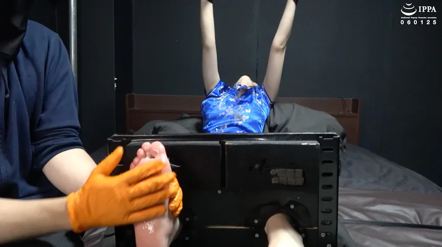 「足枷、あまりの擽ったさに声が出ないで仰け反るゆめちゃん！」WAKA-055 彩川ゆめ（3）