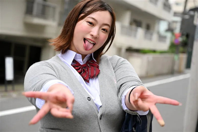 【VR】【圧倒的超肉感特化】Y2KむっちむちぱっつぱつJ○コスプレ娘と金玉袋から精子が枯れ果てるまで何度も何度も貪り性交！！ 藤沢麗央