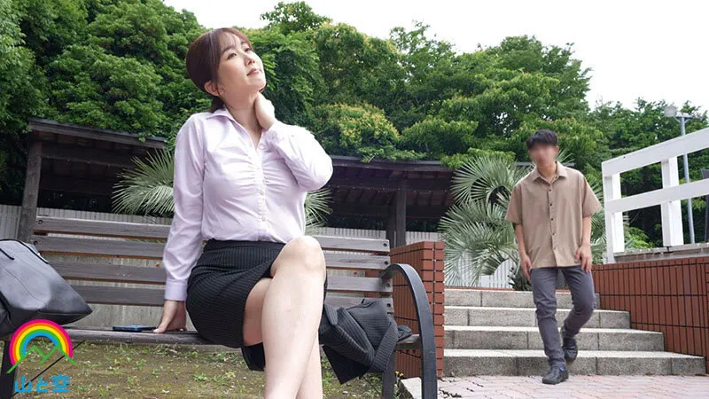 留守中の彼女の代りに家事手伝いに来てくれた彼女のお姉さんがエロ尻誘惑してくるので堪らず… 大槻ひびき