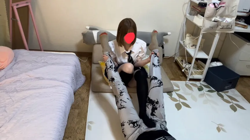 【JK】小悪魔生徒じゅりが家庭教師にストレス発散理不尽電気アンマ