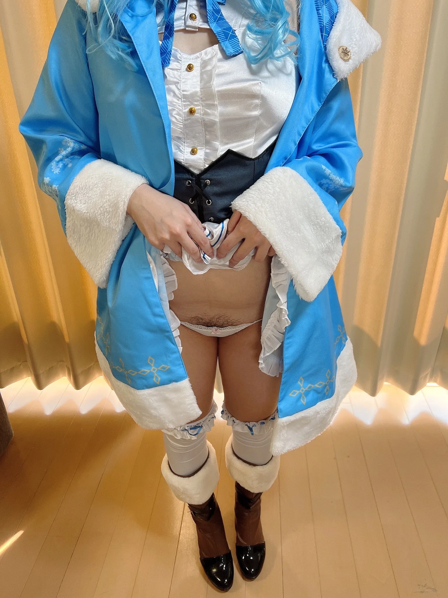 【ホロライブ雪花ラミィ同人AV】Gcup素人レイヤーデビュー【Vtuber】雪花ラミ〇初撮りレイヤーりんかちゃん、柔らかいGcupで童貞くんたちにパイズリからの気持ち良すぎて男の潮吹き・中出し2連チャン