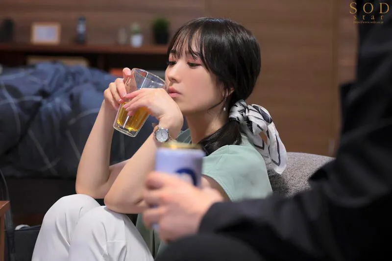 苦手な同僚と飲み会帰りに勢いでワンナイトしてしまったら膣奥フィットするチンポの相性が良すぎて人生最高の絶頂感を味わってしまい…全然好きじゃないのにおかわりセックスしまくった 小湊よつ葉