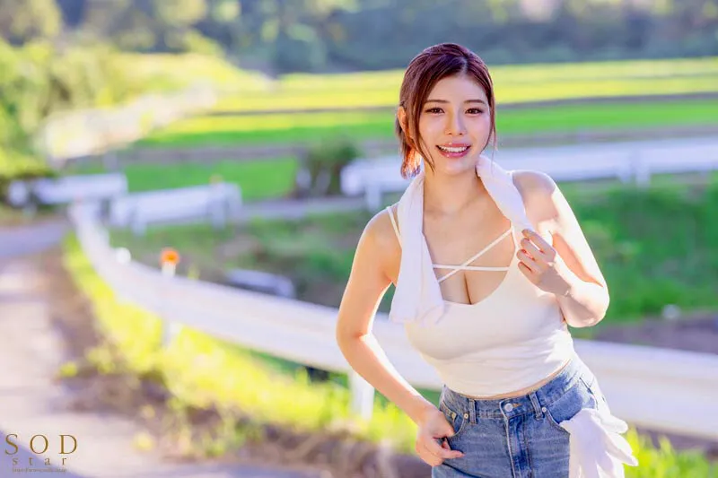 都会の生活に疲れた僕が一人旅で訪れたド田舎で、女神みたいな巨乳美女に全肯定されながら何度も何度も射精した夢みたいな一週間。 神木麗