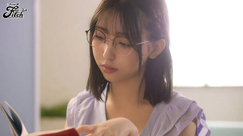 隠れ肉食系の文学女子に淫語を囁かれねっとり甘責めされて食べられる。 卯佐美りん