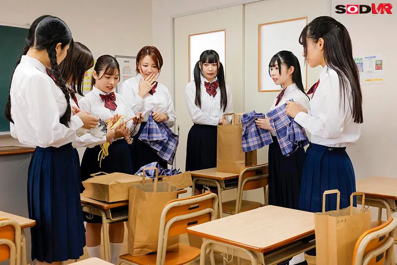 【VR】【8K】校則改革VR 第15条3項スカートは常に下着が見える丈の物を着用すること