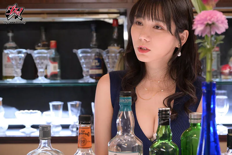 ハメタイ時に即ヤる女！毎分毎秒むム～んと欲情！ジュっぽし鬼スケベぇ接客。ぶりゅるザー汁を何度も何度も生ナカで絞り出す高級枕営業スナック 五日市芽依