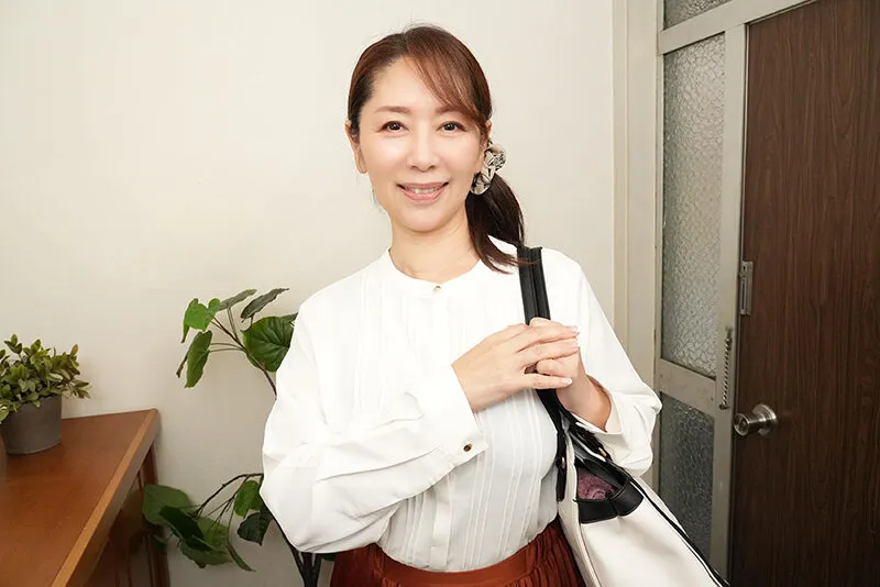 【VR】いつまで経っても子供が出来ないボク達夫婦を見かねて妻のお義母さんが手取り足取り中出し妊活指導 翔田千里