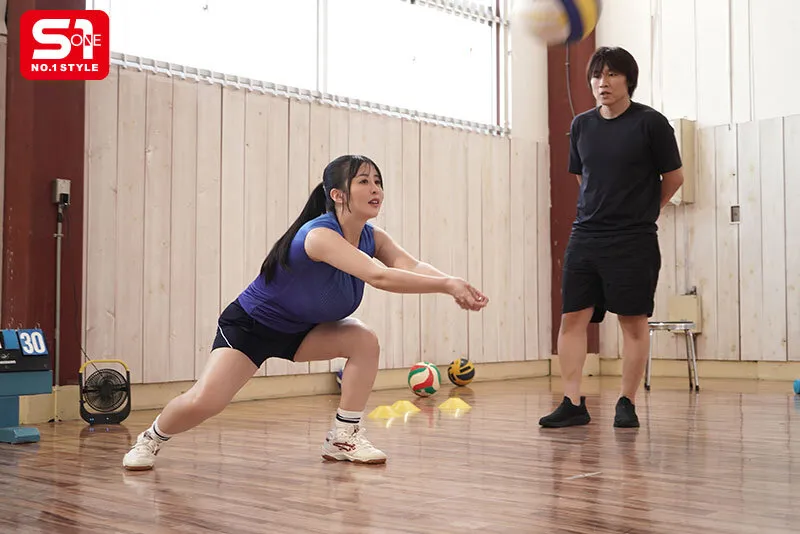 無防備誘惑Kcupアスリートの汗だく肉弾SEX ユニフォーム脱いだらびっくりおっぱい！！ 神楽ももか