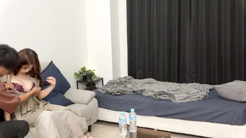 【宇野ゆいな】百戦錬磨のナンパ師のヤリ部屋で、連れ込みSEX隠し撮り 384 公務員＝真面目はもう古い！逆にアプリで公務員は狙い目！真面目だからこそエロい！真面エロい！！クンニで連続イキ！電マで連続イキ！！挿入で無限イキ！！！イキ様が素晴らしすぎるお姉さん。乳頭ピンクむっちり美乳がブルンブルン、膣中はビクビク痙攣！クリでもナカでも好きなだけイケる無敵ボディ！SEXが上手くなったと勘違いしてしまいますw