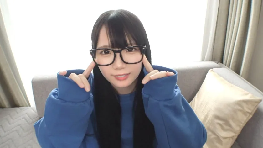 【幼顔少女の悶絶級メガネ上目遣いフェラ】20歳になったばかりの身長146cmミニマム黒髪童顔女子！無邪気な笑顔、華奢な体つき、あどけなくて幼い声。幼い好きにぶっ刺さりまくるパーフェクトルックス！でも心はちゃんと大人だからエッチなことは大好き！乳首は触る前から反り返るほどにビン立ち！キツキツま●こでおちんちんを咥えこみ奥ガン突きでしっかり昇天！【初撮り】ネットでAV応募→AV体験撮影 2325