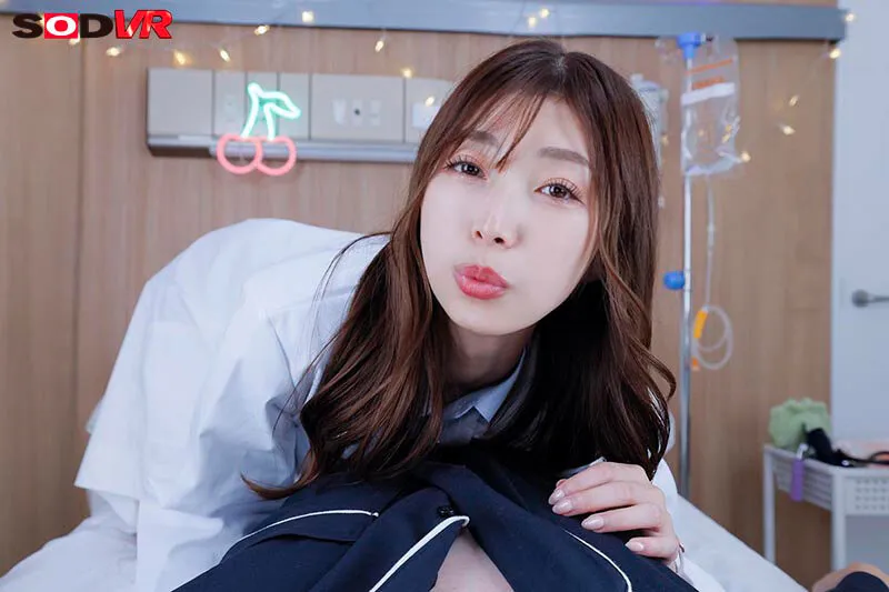【VR】【8K】病院暮らしのボクを幼い頃から担当してくれている女医と筆おろし性交 初めての口淫、初めての挿入でドキドキ・バクバク病室セックス 今井栞菜