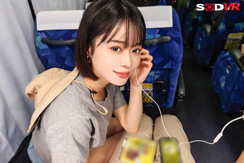 【VR】【8K】【フェス帰り×夜行バス】ライブで意気投合した小悪魔美少女にゼロ距離密着ささやきされ続けた山梨→新宿間 MINAMO