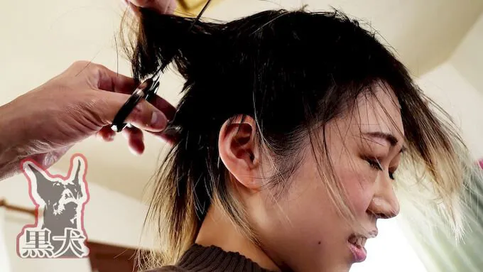 ガチ！坊主の女 AVデビューで本当に頭剃っちゃいました。