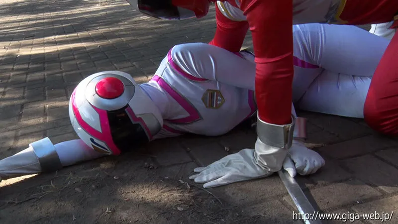 ヒロイン戦力外通告 ～チャージマーメイド、剥奪された正義の力～ 沙月恵奈