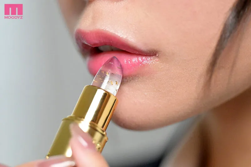 ネットで買った媚薬リップでビッチ化した女上司奈々と体液・愛液・精液をぜ～んぶ舐めしゃぶるキマりすぎた下品性交。 八木奈々