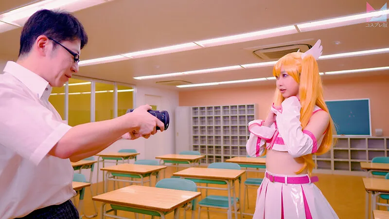 【にごリリ リリエルコスプレAV】2.5次元の淫欲「私、コスプレセックスが趣味なんです！」奇跡のツルペタ美マンパイパン美少女がコスプレ研究サークルの先輩をオナニー見せで誘惑して念願のコスハメ撮りをしてもらって大量潮吹きしちゃう物語♪ 天美めあ