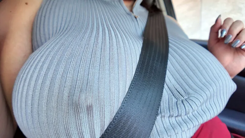 ノーブラ爆乳ムチムチおっぱいデート5 藤沢麗央