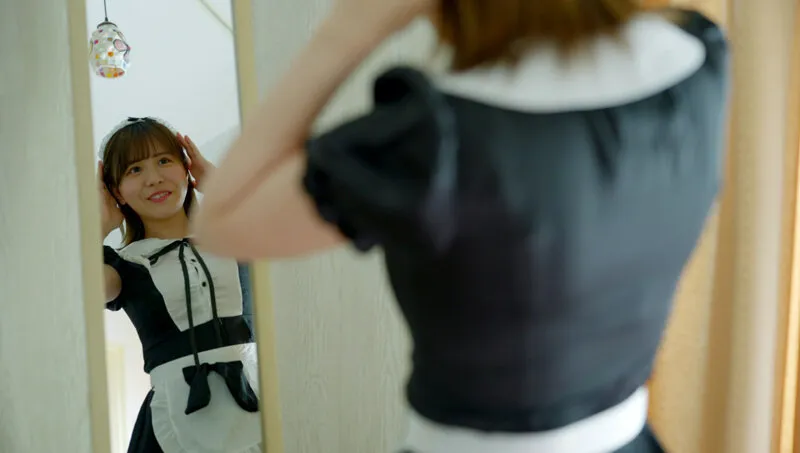 絶対服従3人のいいなり性処理メイド 理不尽な肉棒調教の末、主人のすべてを受け入れ、自らカラダを差し出し、主人に満足いただくため、献身的なご奉仕をするようになった美少女たち。