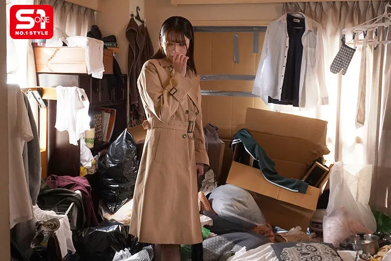 スケベに実った乳デカ不動産レディが俺のゴミ屋敷に訪問してきた。 鷲尾めい