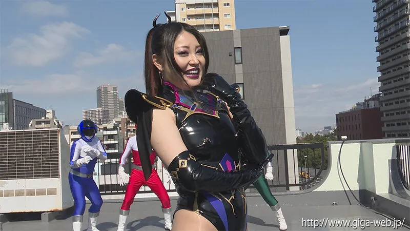 淫靡なる魔装 邪悪に染められたセイントピンク