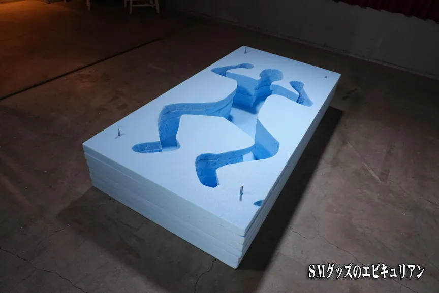 埋まる女～少女の鋳型