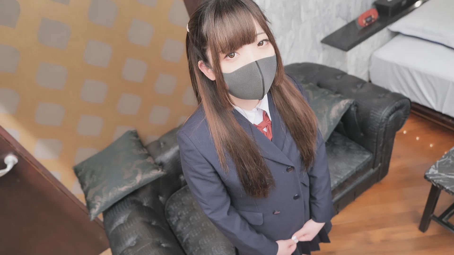 【個人撮影】制服がよく似合う素人18才に生ハメ中出し【素人動画】