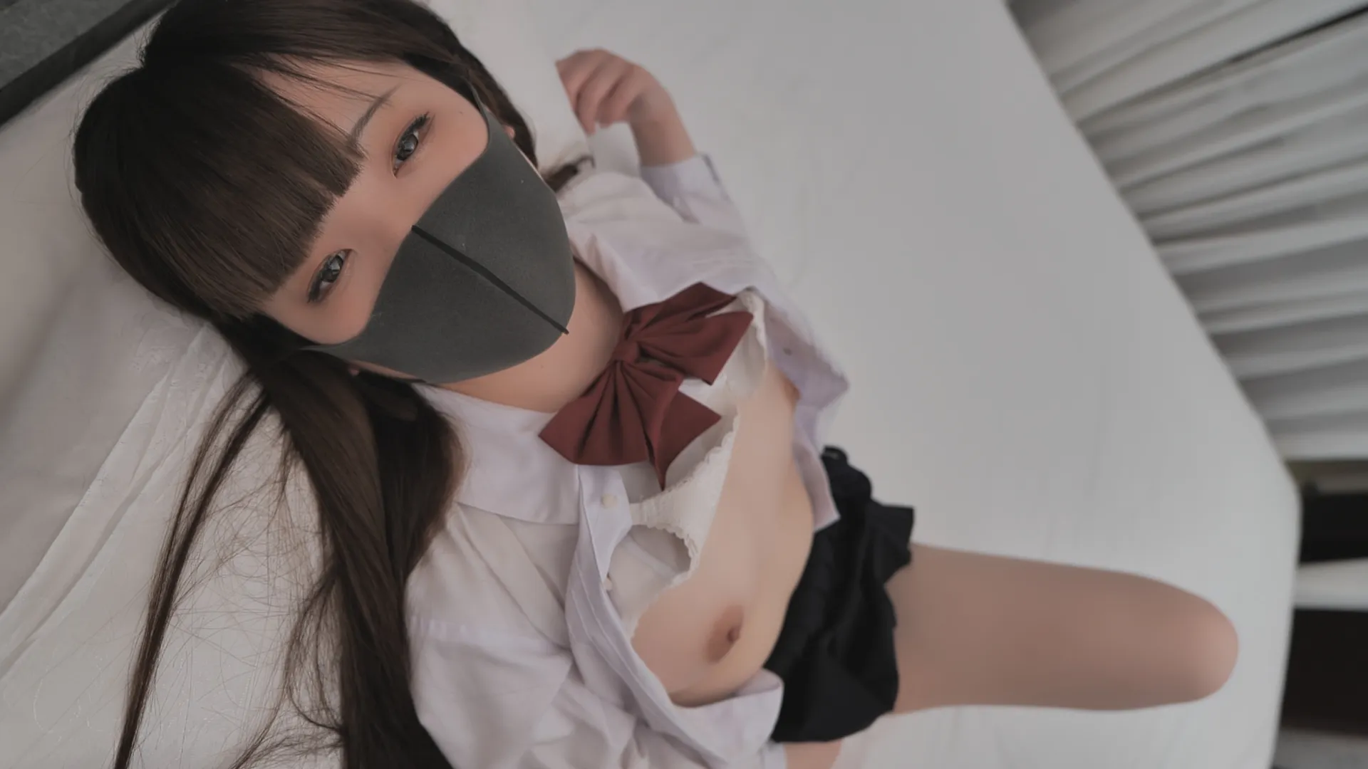 【個人撮影】制服がよく似合う素人18才に生ハメ中出し【素人動画】