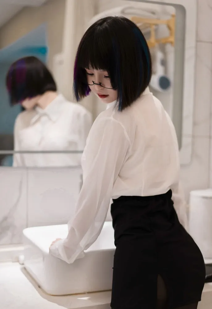 【眼鏡女子OL濡れ透け】★4K★Coser YUNZAI Vol.32 OL制服　8P