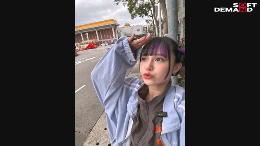 こんな顔してえっっっぐいアクメするほどデカチン狂でした。総fw60万人の台湾美少女が、デカチン日本代表3名と乱れ逝き！ 小さいマンコの膣穴いっぱいにチンポが入り込む激ピストンにも、感謝が止まらない！！ 大絶頂 謝謝セックス  齋齋いつき