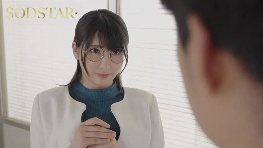 クールな外見で常にしごできオーラを放っている夏目部長 いざ下についてみるとポンコツ判明 仕事はぜんぶボクに丸投げだけど 残業後は飲みに連れてってくれ自宅で生マンまでさせてくれる とっても優しいクーデレ女上司 夏目響