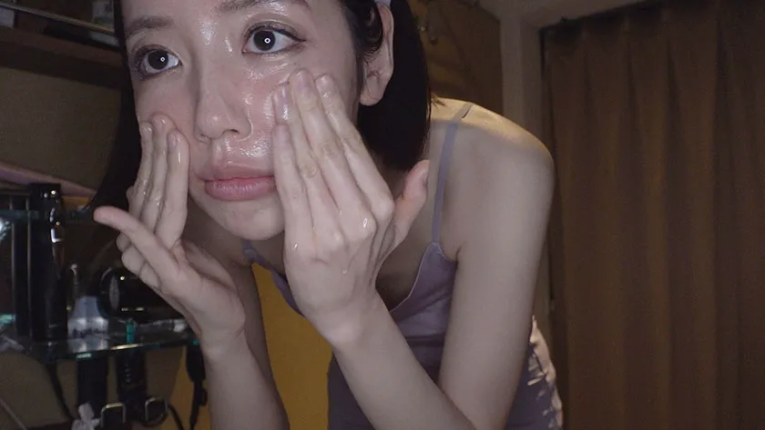 昔3-4回肉体関係を持った同僚の美咲かんなに3年ぶりに誘われて…1日限定の火遊び不倫デートで何度もゴックンと中出しをした