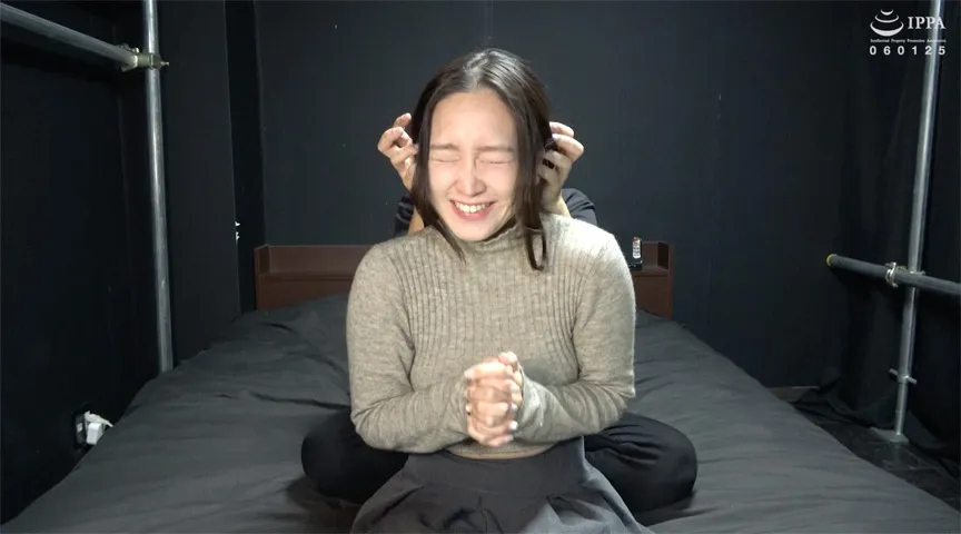 「【くすぐり】くすぐりが弱い綺麗なお姉さんをじっくりと感度チェック！」ADOA－095 雨村梨花（1）