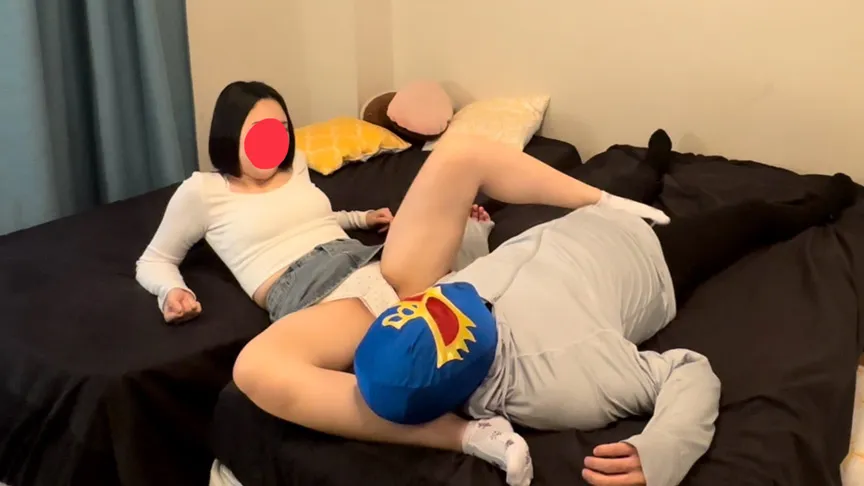 憧れのふみな先輩に頼まれた仕事をミスって電気アンマでお仕置きされる新入社員の俺