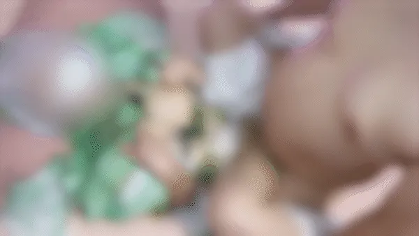 【雑魚チンポ即パイズリ】原〇ナヒ〇ダFcupのあちゃん玄関即尺からの即パイズリ、童貞くん出会って即挿入