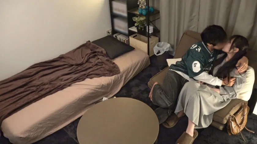 東京来て初めてのエッチに大興奮！経験人数少なめの童顔美女をねっとり愛撫でイカセまくり、最後はデカチンとデンマのコンボでハメまくる！！ 百戦錬磨のナンパ師のヤリ部屋で、連れ込みSEX隠し撮り 415