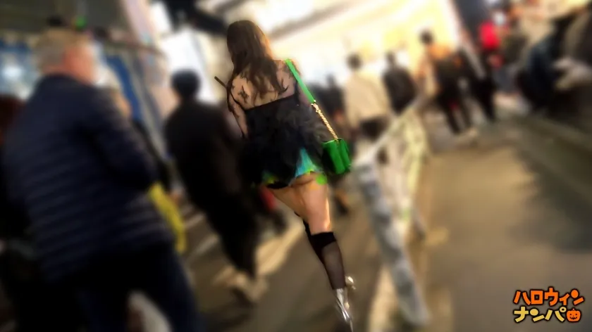 【ハロウィン2025 プリ尻パリピギャル】光るヒップで渋谷を制圧！蛍のように舞うスレンダー美女降臨！！止まらないテンションでデカチン食べ比べダブルフェラ！肉感むっちりプリケツ揺らして大暴走！爆笑と絶叫が止まらない！パイパン美マンに激しくピストン！ハメまくりイキまくりの乱痴気SEX！中出し＆顔射でHappy Halloween♪【ハロウィンナンパ】【なつみ】