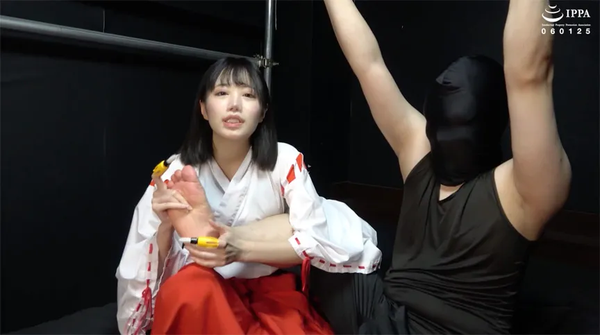 「【F／Mくすぐり】ハイテンションな巫女ややちゃんからのおめでたくすぐり！？」WAKA－077琥珀やや（3）