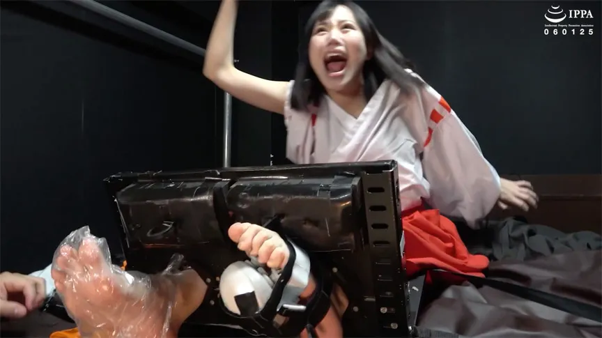 【くすぐり】「足枷くすぐりで琥珀ややちゃんのギリシャ型の綺麗な足をいじめたおす！」WAKA－077琥珀やや（4）