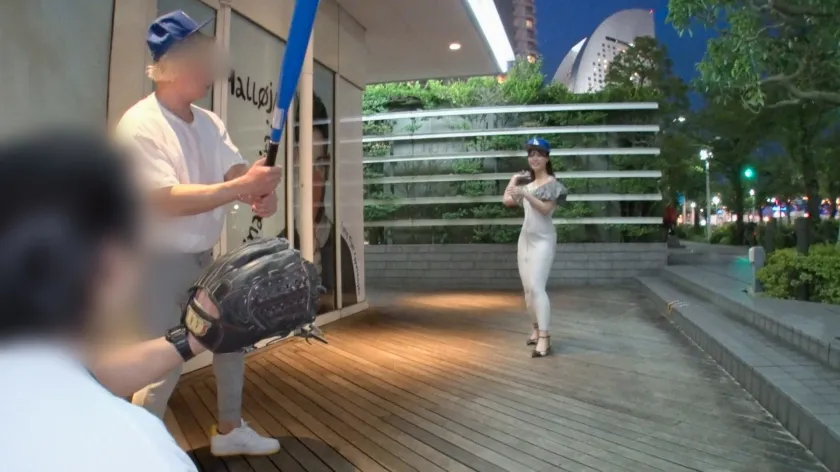 【器物損壊】アイドル系美女の私物でどすこい野球！？知的なあの子の私物をバコバコに壊し、おまんこもガンガン突きまくる！！清楚な見た目とは裏腹に、びしゃびしゃ潮吹き大洪水！！ポルチオ目掛けて満塁ホームラン！！マジ軟派、初撮。 2221  マジ軟派、初撮。 2221