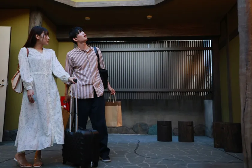 サシカエ。 藤井レイラ