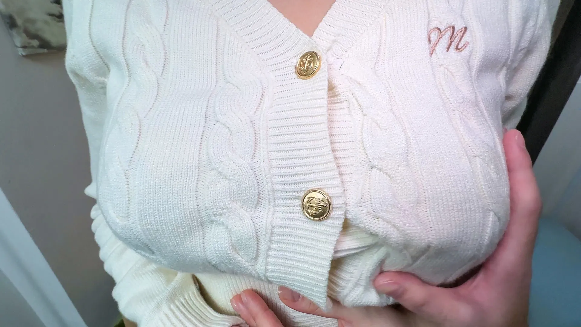 個撮）爆乳すぎる元劇団員）エグHcup女「陥没だし・・おっぱい敏感なんです・・」年中お乳蒸れ蒸れ＆#9829;現在は池袋劇場スタッフとして奮闘！Kちゃん（26）生活費をこっそり稼ぐ頑張り屋！（顔 バ レ