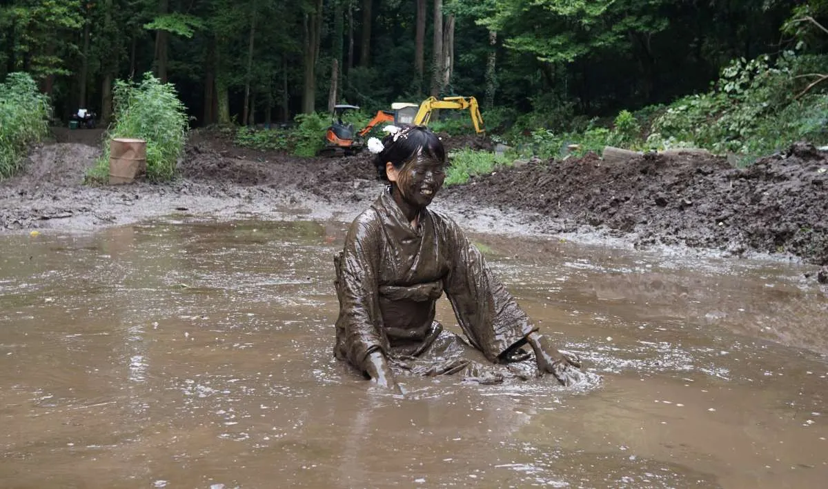 【萩原れい】【写真集】振袖×泥まみれ