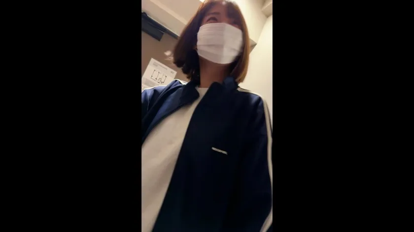 地味系清楚な大学生はるちゃん20歳！ 見た目によらず履いていたのはTバックで中出し常習ww 素人大学生カップルのハメ撮りが流出！w