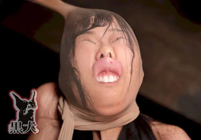 衝撃！こんな美女が！？パンスト変顔で顔面崩壊！？