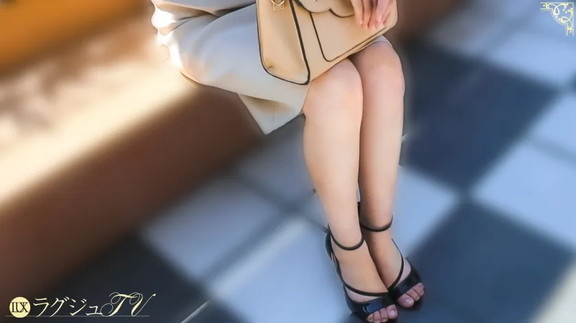 【彼氏がいてもAVには出ます】天然美巨乳のFカップに、目を疑うほどの神クビレ。誰もが心を奪われる最強スレンダー美BODYが初対面の男の肉棒に、美しい裸体を振るわせ乱れイク姿はまさに芸術です。【浮気密会】  ラグジュTV 1859